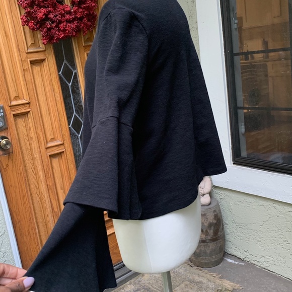 ANTHROPOLOGIE ERI + ALI Tiered Sleeve Top - Picture 5 of 7